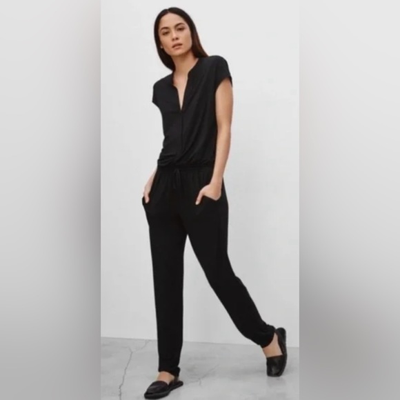 Aritzia Babaton Donnie Jumpsuit Black Size Medium - Picture 2 of 10